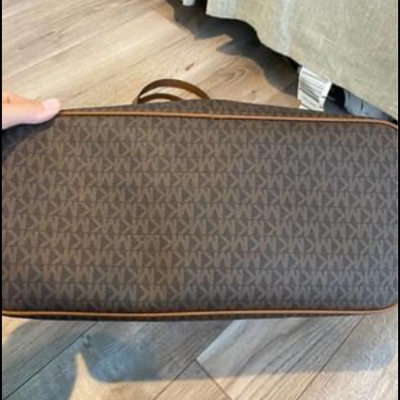 Michael Kors Purse - Picture 2 of 4